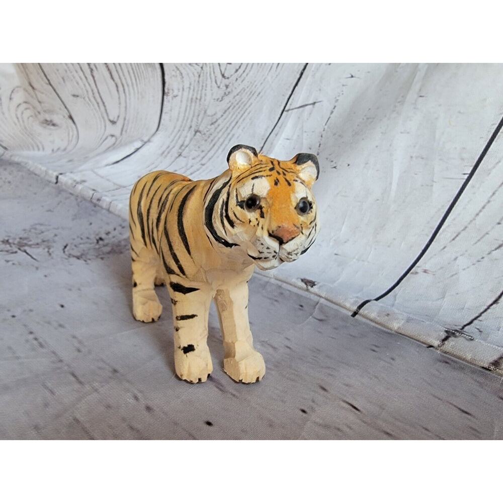 CARVED LIGHT WEIGHT WOODEN SIBERIAN TIGER 5inch Orange Tiger Figure